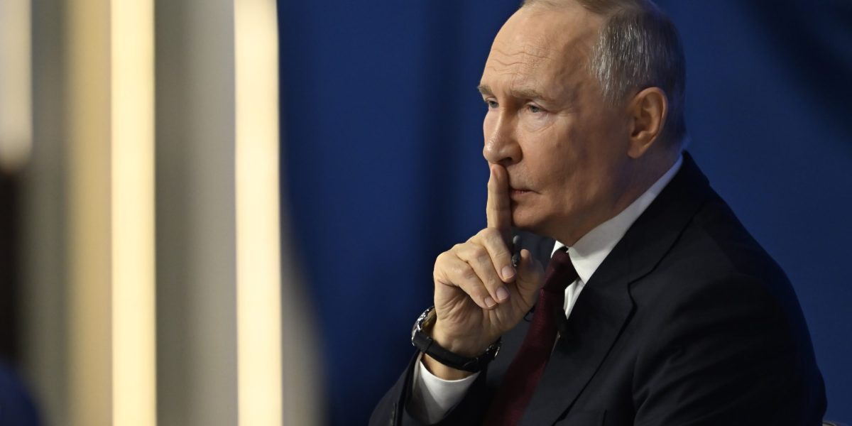 Russian banking crisis is possible amid nonpayments, Kremlin official warns a