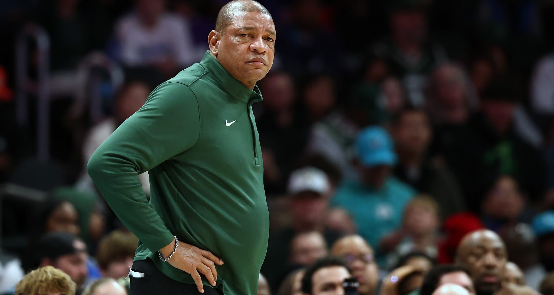 Live Updates: Cavs-Spurs, Mavs-Blazers and Monday's action around the NBA