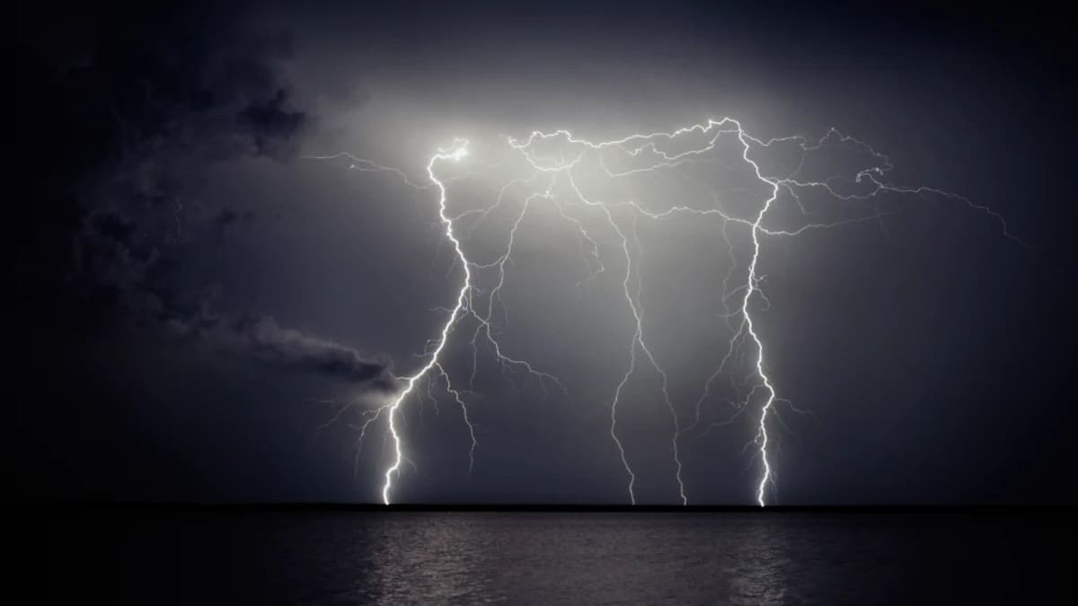 Large hail and heavy rain: Severe thunderstorm warning for Dunedin region - NZ Herald