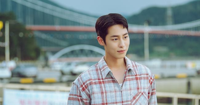 Lee Jae-wook Hails 'Last Summer' Dual Role Debut - 조선일보