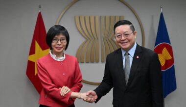 Secretary-General of ASEAN meets with the Permanent Representative of the Socialist Republic of Viet Nam to ASEAN
