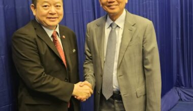 Secretary-General of ASEAN meets with the Minister of Post and Telecommunications of Cambodia