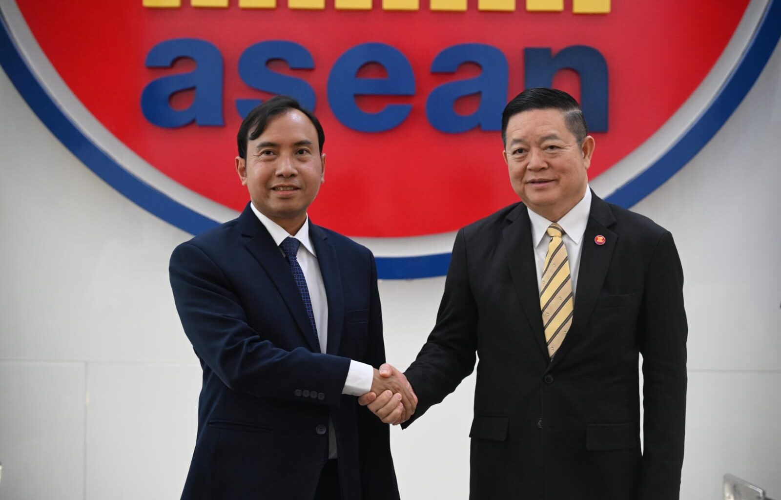 Secretary-General of ASEAN bids farewell to the Permanent Representative of the Kingdom of Cambodia to ASEAN