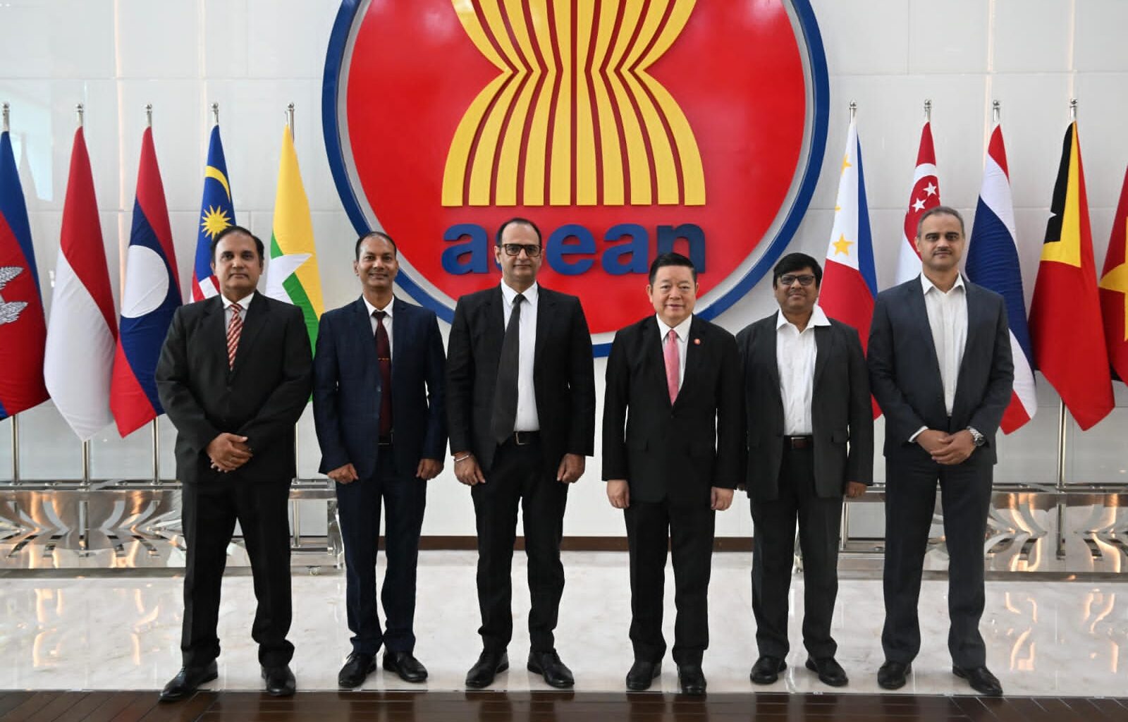Secretary-General of ASEAN receives a delegation from India’s Research and Information System for Developing Countries