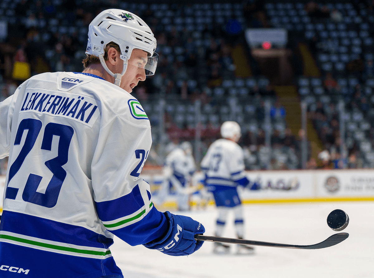 Jonathan Lekkerimäki walks it off as Abbotsford Canucks defeat Wranglers 3-2 in overtime