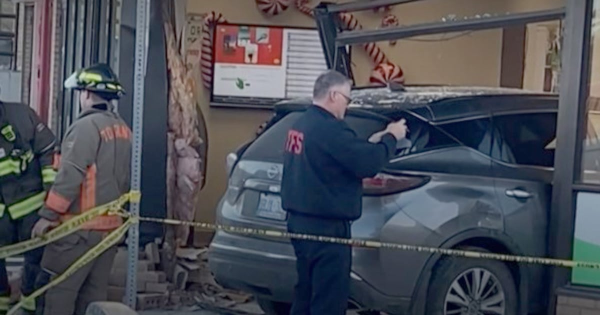 Car slams into Toronto store, killig 1: police appeal for information