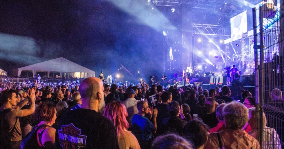 Quebec to crack down on resellers, automatic subscription renewals - CTV News