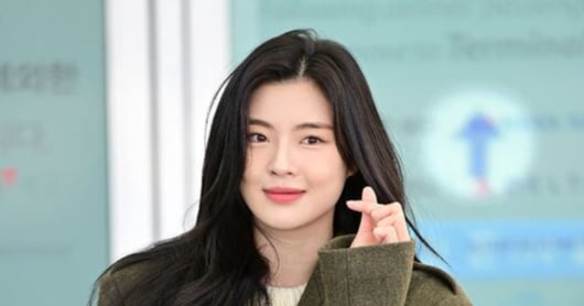 Lee Sun-bin Excited Meeting Idol Jang Nara on Hokkaido Show - 조선일보