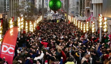DC breaks world record for most couples kissing under mistletoe