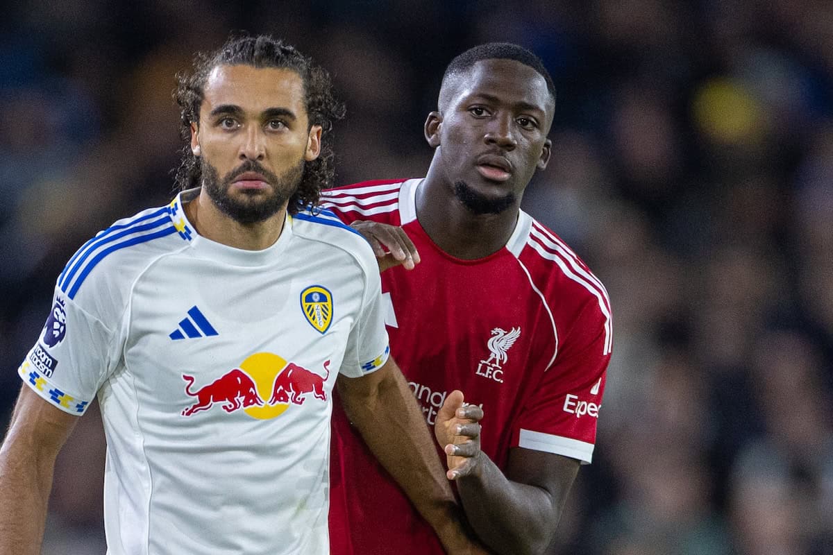 LEEDS, ENGLAND - Saturday, December 6, 2025: Liverpool's Ibrahima Konaté and Leeds United's Dominic Calvert-Lewin (L) during the FA Premier League match between Leeds United FC and Liverpool FC at Elland Road. (Photo by David Rawcliffe/Propaganda)