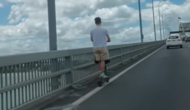 Electric scooter rider on Auckland Harbour Bridge stuns drivers with risky midday commute