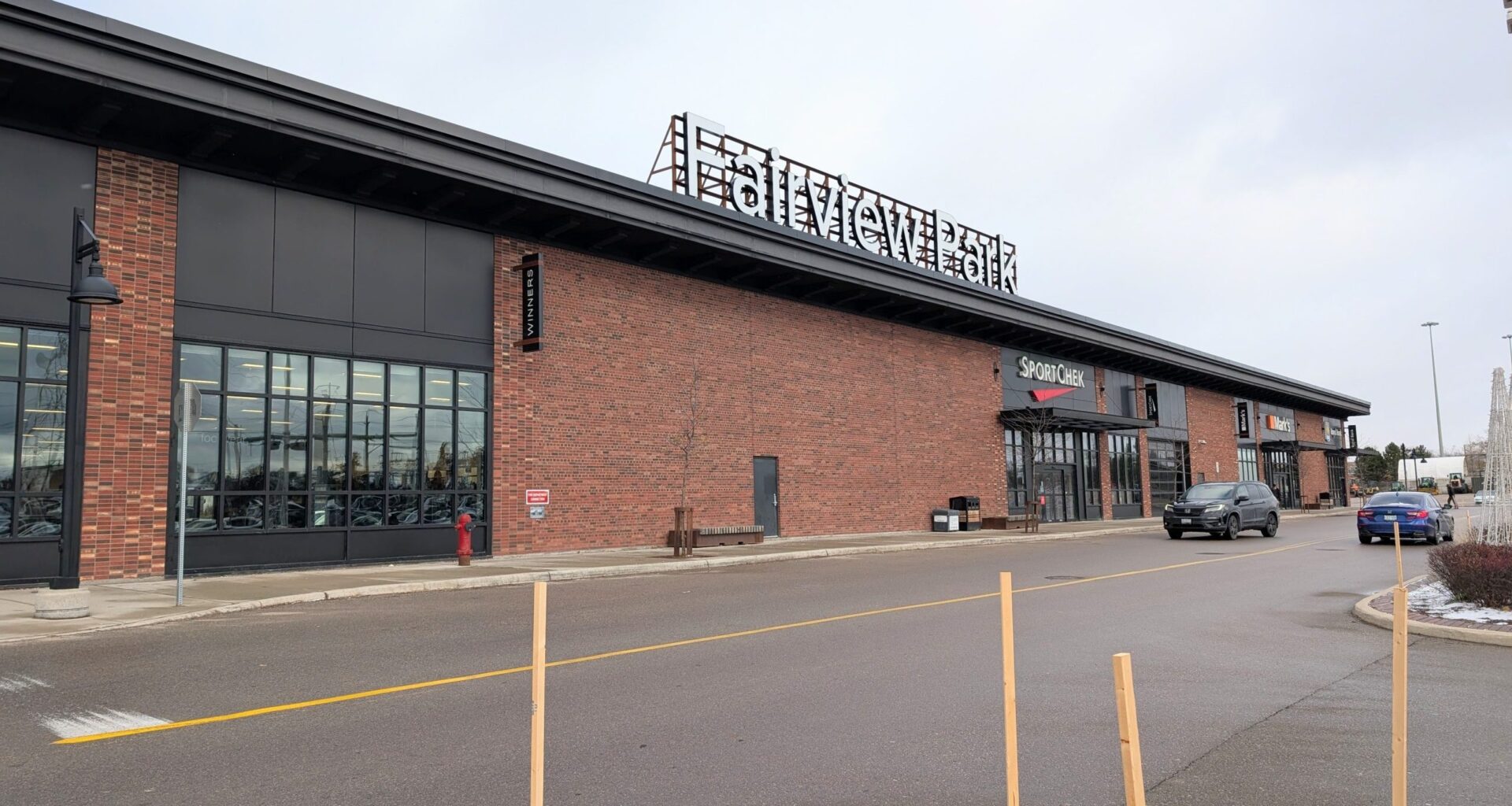 Youths robbed at gunpoint at Fairview Park Mall