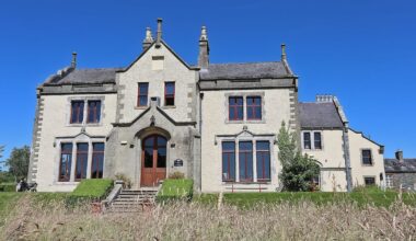 A very grand room and a piece of furniture I’m now bereft to have to live without – The Irish Times