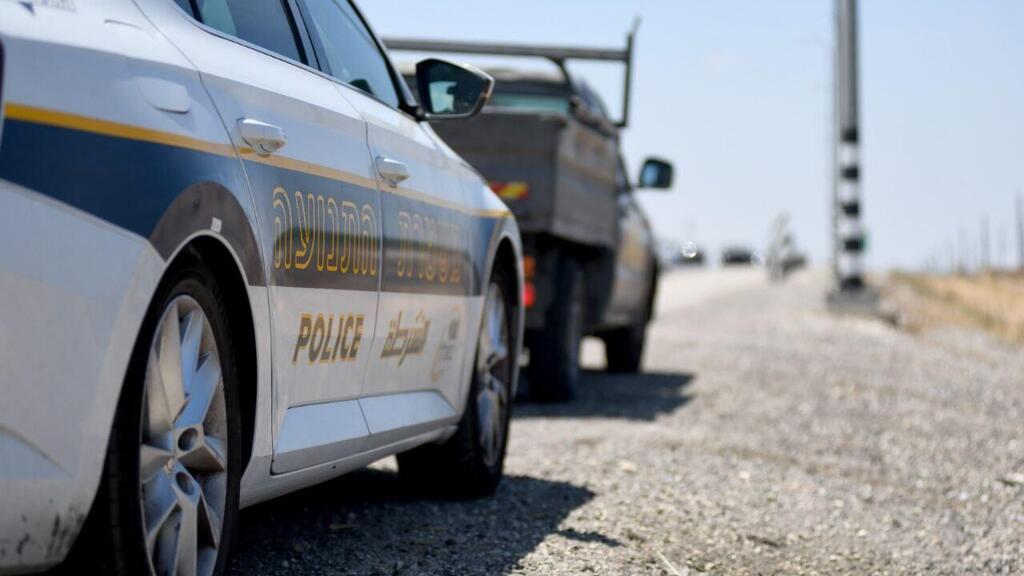 בן 35 מרהט נמלט מהמשטרה, ניגח ניידת ונאבק עם שוטר שניסה לעצור אותו