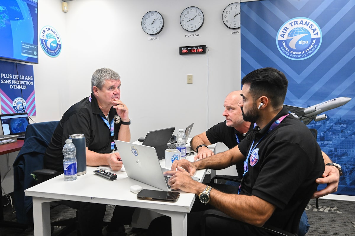 Air Transat to begin suspending flights Monday, with complete shutdown planned