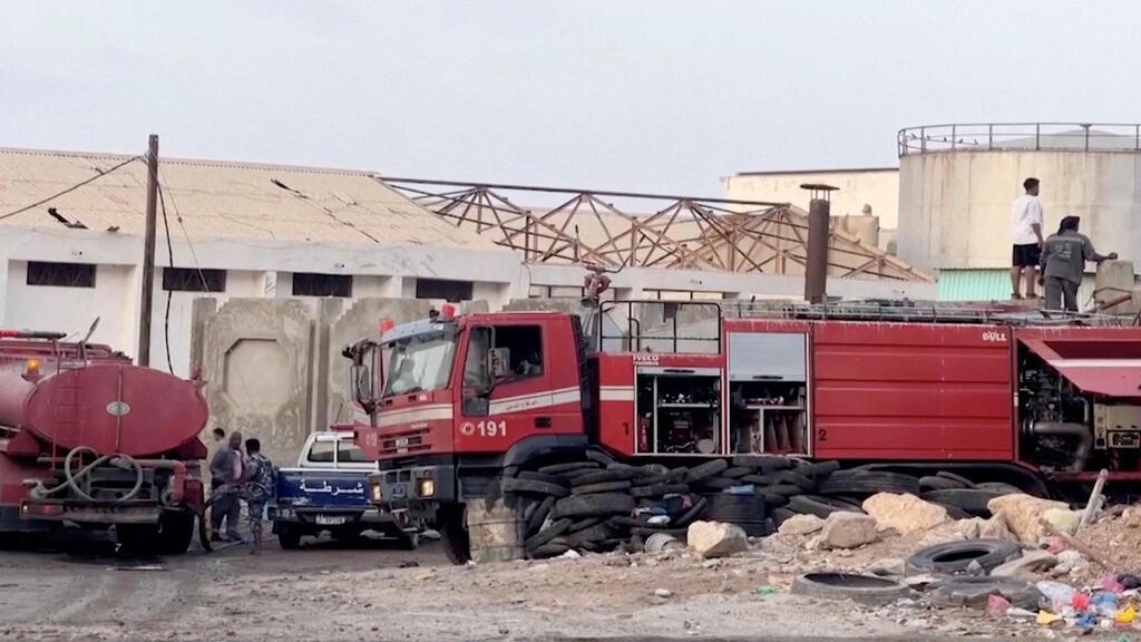 נזק בעיר אל-מוכלא ב תימן בעקבות מתקפה של סעודיה נגד בדלנים מ  מועצת המעבר הדרומית STC  