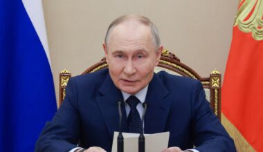 Putin amends law to let Russia ignore foreign criminal courts