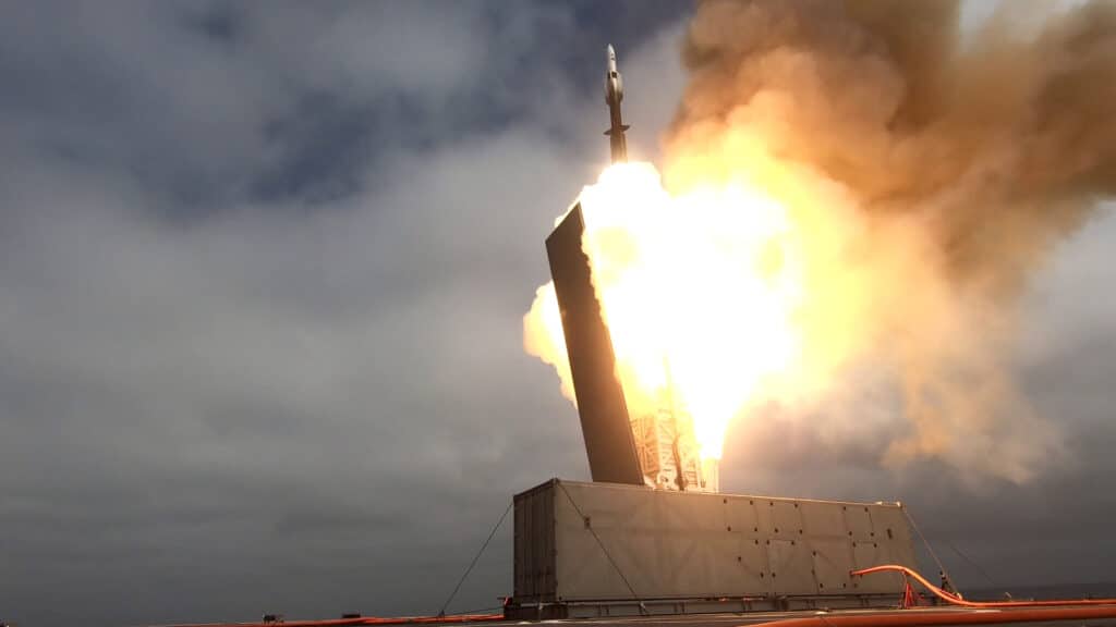 US Navy LCS Successfully Fires SM-6 from MK 70 Payload Delivery System