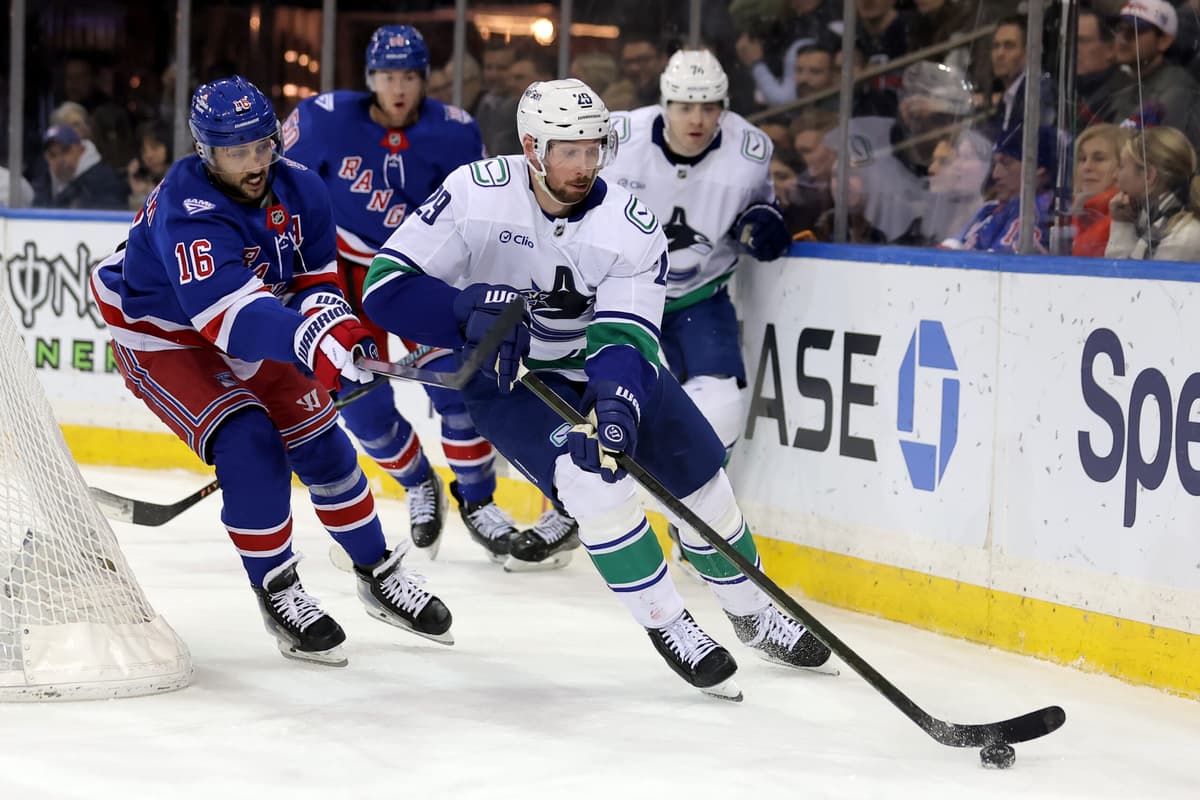 Ohgren scores his first goal as Canucks beat Rangers 3-0