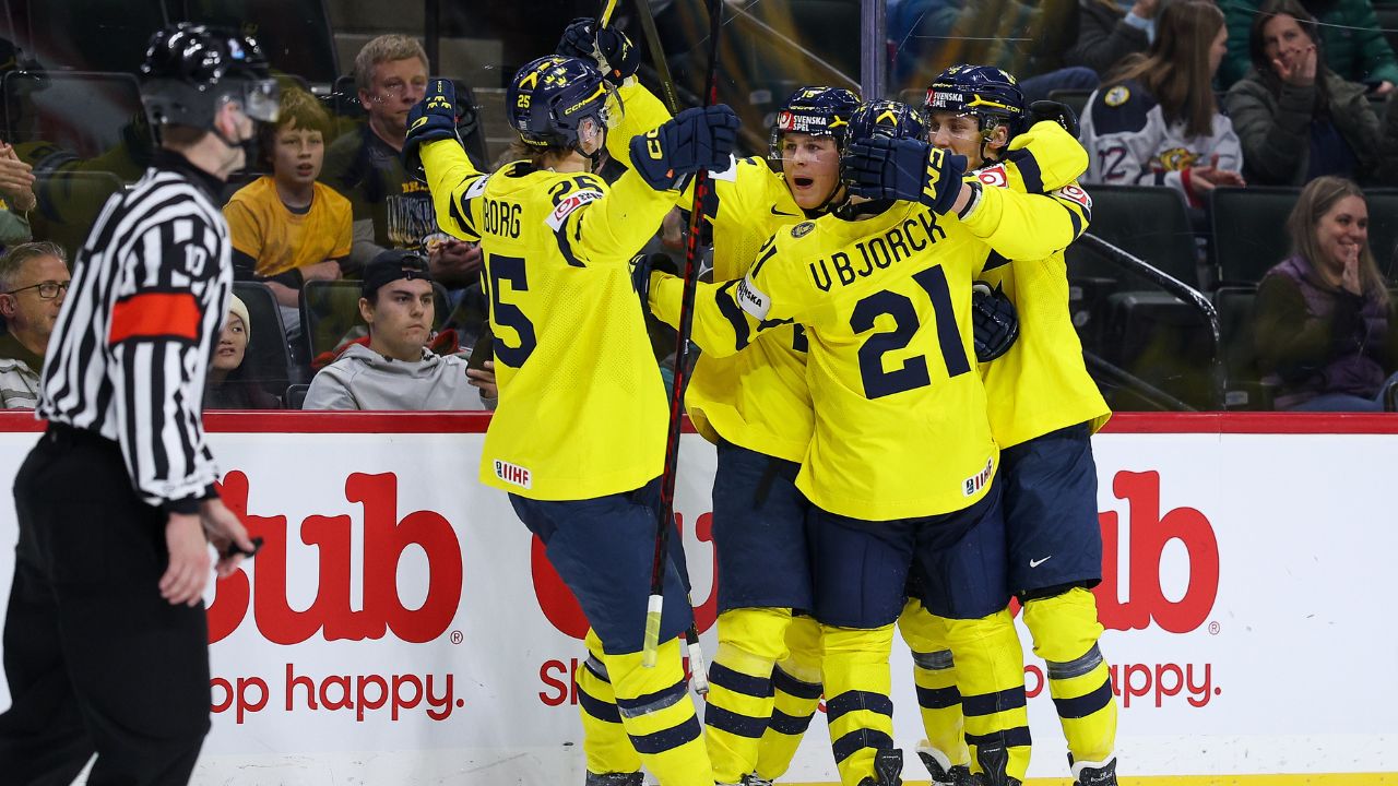 WJC Roundup: Sweden holds off Slovakia, Finland cruises past Denmark
