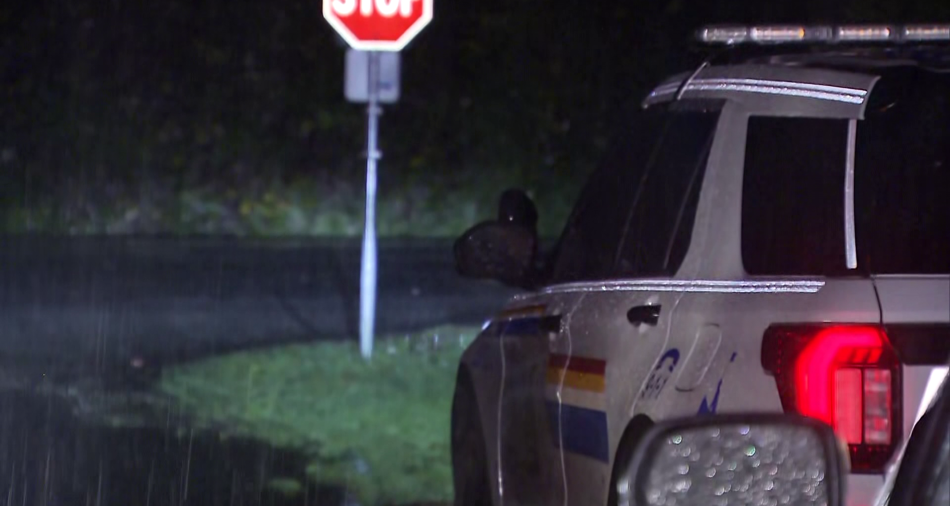 B.C. shuts down most highway access to Lower Mainland amid flooding