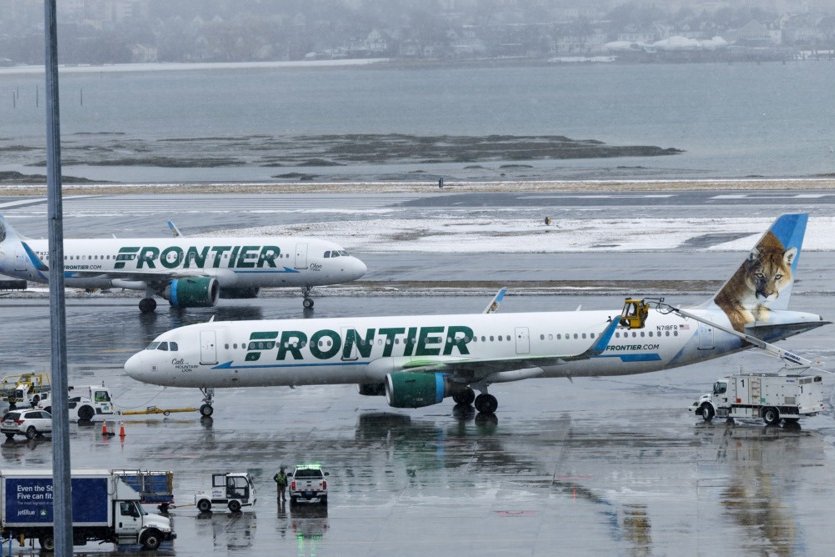 Winter storms cancel at least 1,865 flights, delay many more