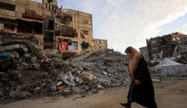 Israeli defence minister says no plan to resettle Gaza after hinting at one