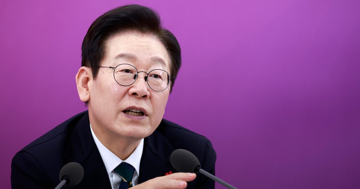 President Lee Jae-myung Condemns Leaders Enjoying Authority Without Responsibility - 조선일보