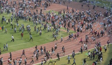 Angry fans throw objects, invade pitch after Lionel Messi’s brief appearance at India event – The Irish Times