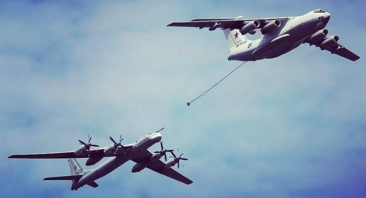 Aerial refueling of russian Tu-95MS bomber by Il-78 aircraft / open source