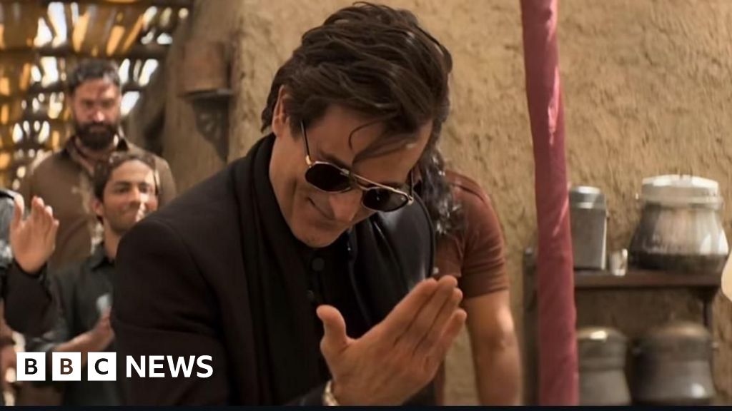 New Bollywood film divides opinions in India and Pakistan