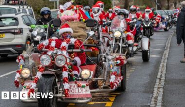 Thousands of Santas hit the West Country streets for charity