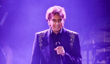 Barry Manilow reveals lung cancer diagnosis, cancels some concerts due to surgery