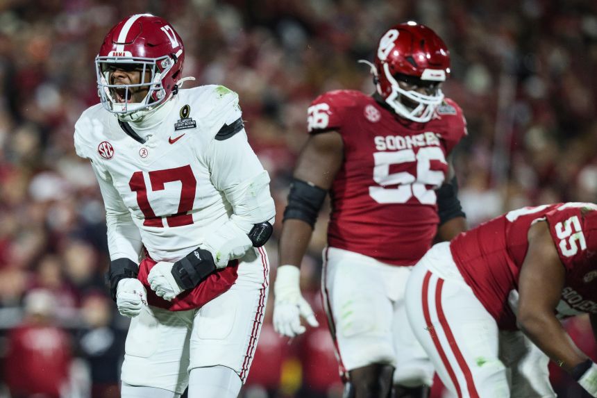 Alabama linebacker Kelby Collins celebrates a play against Oklahoma during the second half in the first round of the College Football Playoff.
