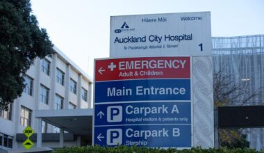 Man paralysed after chest drain mistake