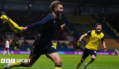 Oxford United 2-1 Southampton - Oxford shock Saints on Boxing Day