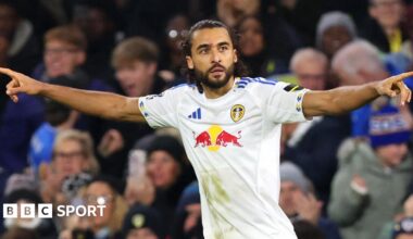 Calvert-Lewin double helps Leeds see off Palace