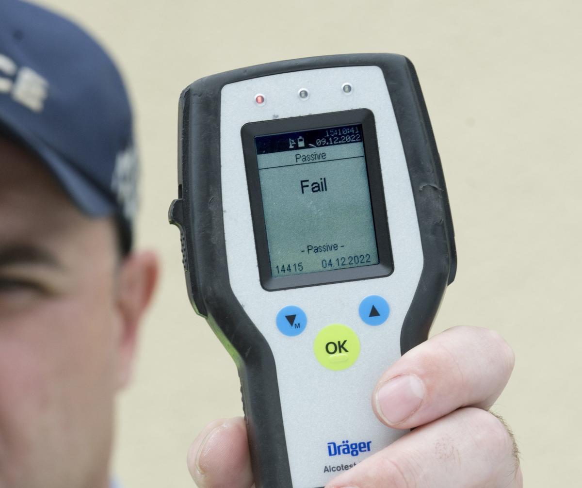 Driver and young child flee cops in South Dunedin