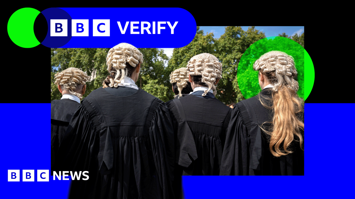 A general view of staff on a NHS hospital ward.