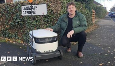 Robots to begin delivering takeaways in Leeds