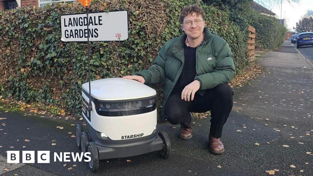 Robots to begin delivering takeaways in Leeds