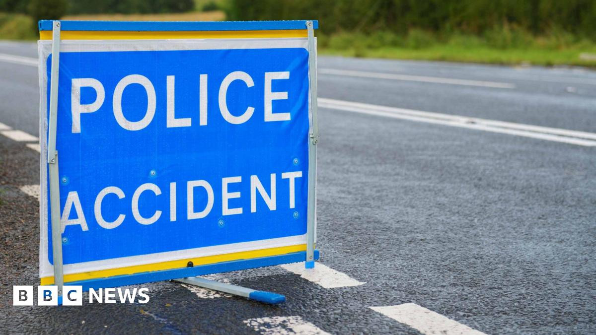 generic image of a blue, white and yellow road sign which reads 'POLICE ACCIDENT'
