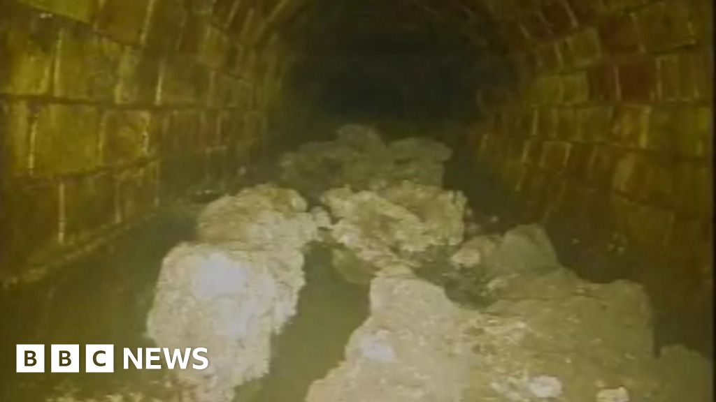 Huge 100-tonne fatberg found in London sewers