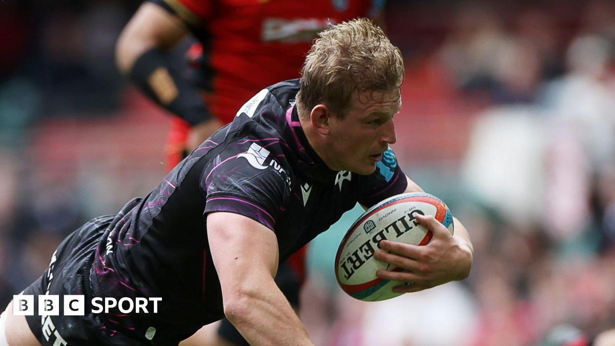 Ospreys flanker Jac Morgan, who has played 24 internationals for Wales and two Tests for the British and Irish Lions, diving to score a try.