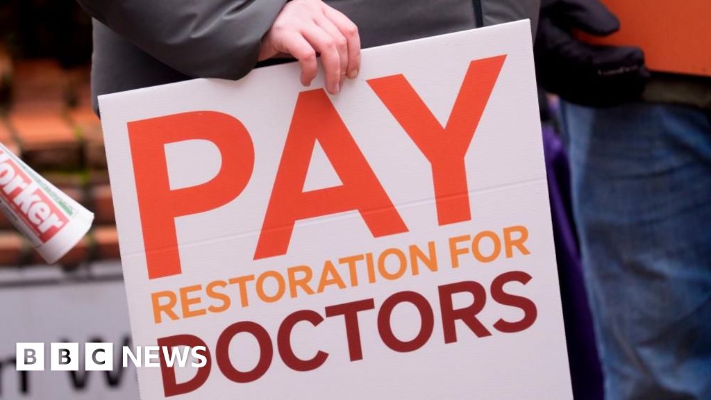 UK doctors return to work after five-day walkout