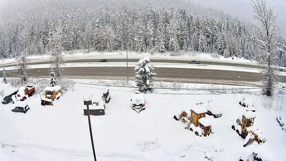Heavy mountain snow builds toward Christmas