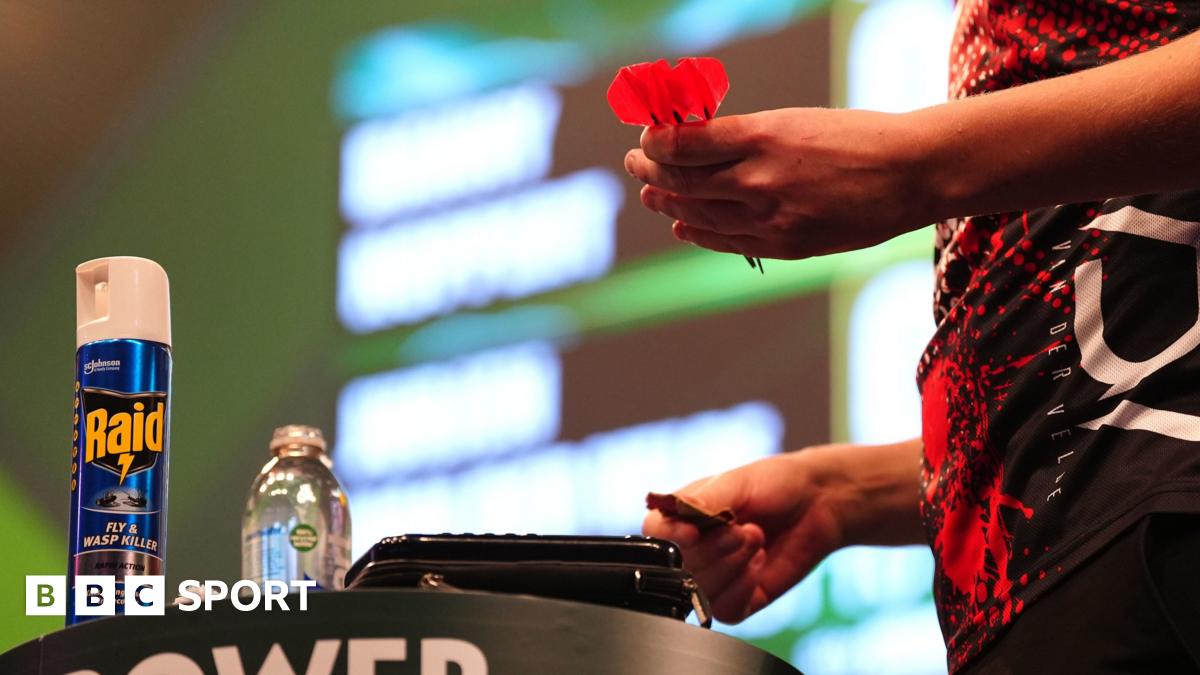 A can of wasp spray brought on stage by Jurjen van der Velde