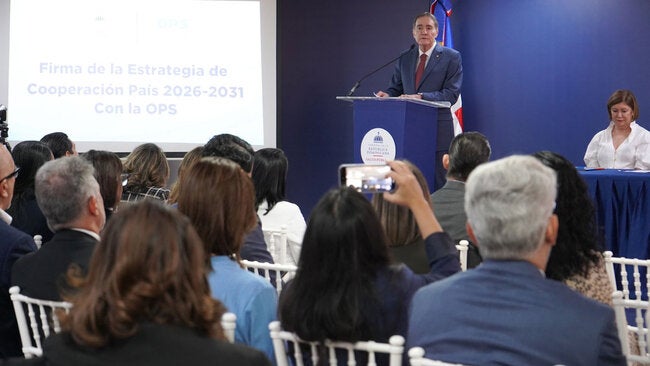 PAHO Director calls for strengthened health legislation and primary care during visit to the Dominican Republic - PAHO/WHO