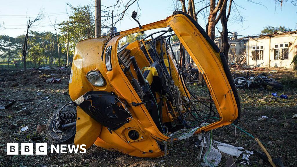 More than 30 dead after military air strike hits hospital