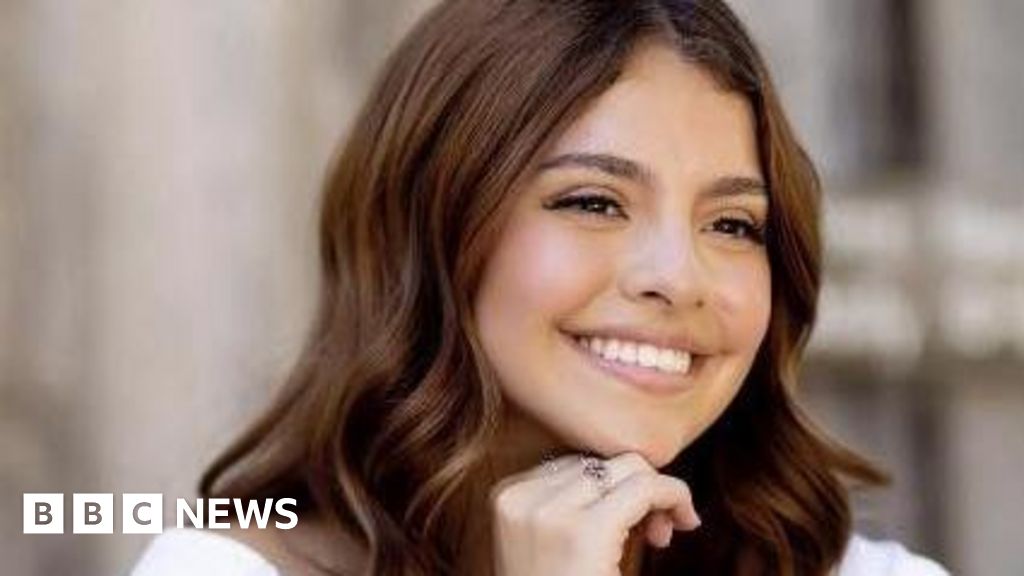 Missing Texas teen in "imminent danger" as search continues